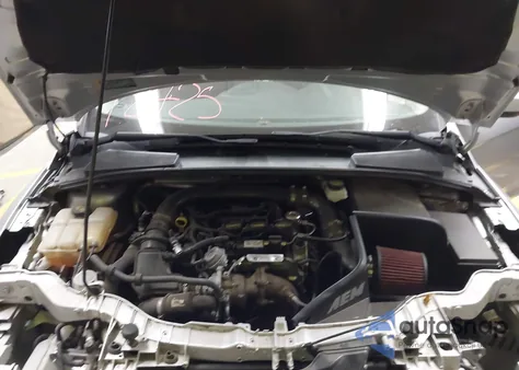 2018 Ford Focus Se z USA, uszkodzony, nr VIN 1FADP3FE0JL270854